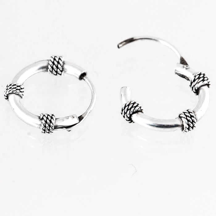 Zilveren Bali oorringen 16 mm - detail sluiting