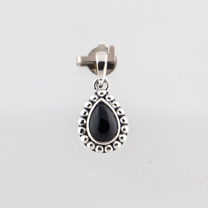 Zwarte onyx hangertje bewerkt 1