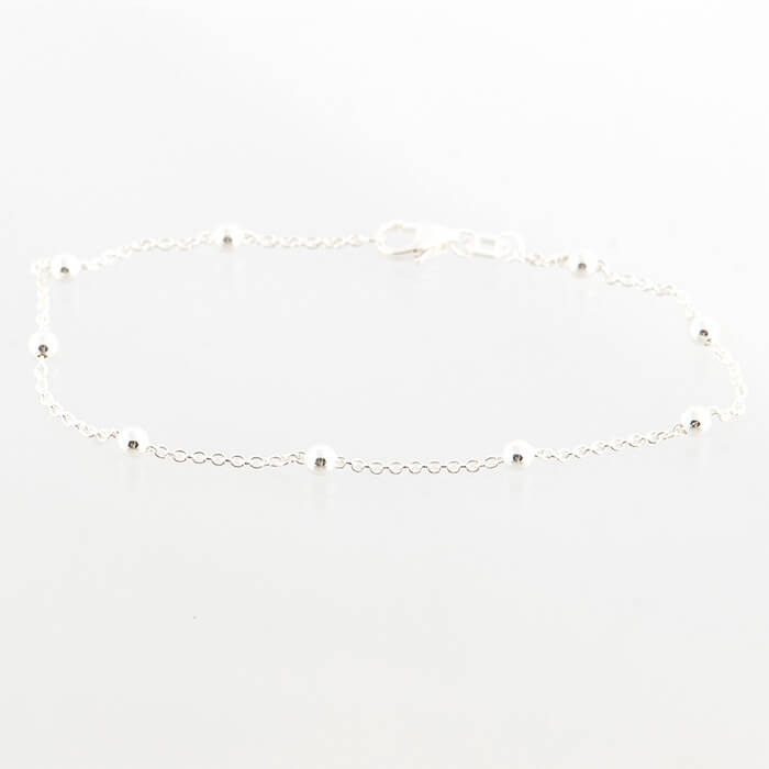 Zilveren armbandje met bolletjes 1