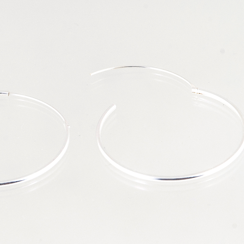 Zilveren oorringen rond 1mm 3