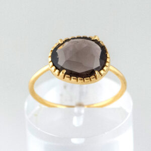Gouden ring glad met rookkwarts 1