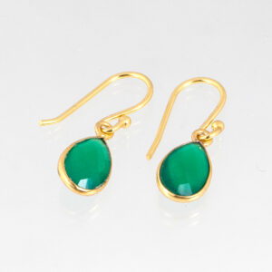 Kleine oorbellen groen onyx facetgeslepen goud 2