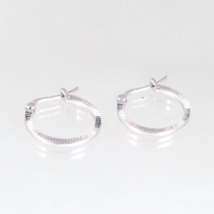 oorringen zilver modern gestreept 1