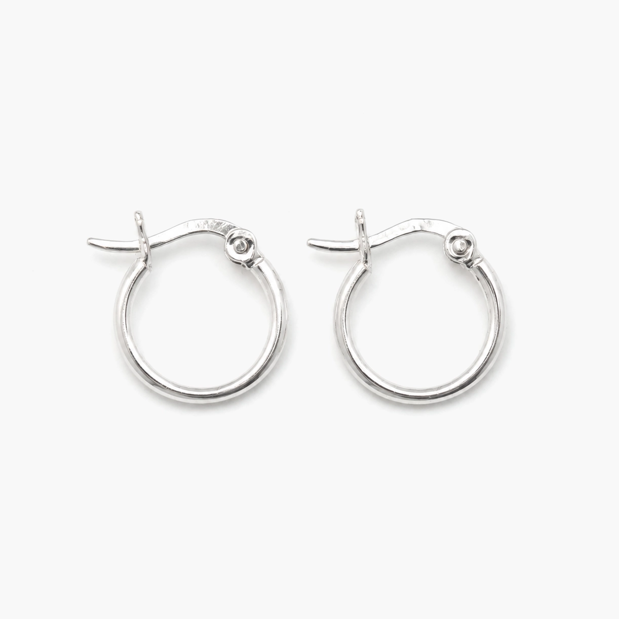 Kleine zilveren oorringen ronde buis en hefboomsluiting - 1,5 mm - 925 zilver