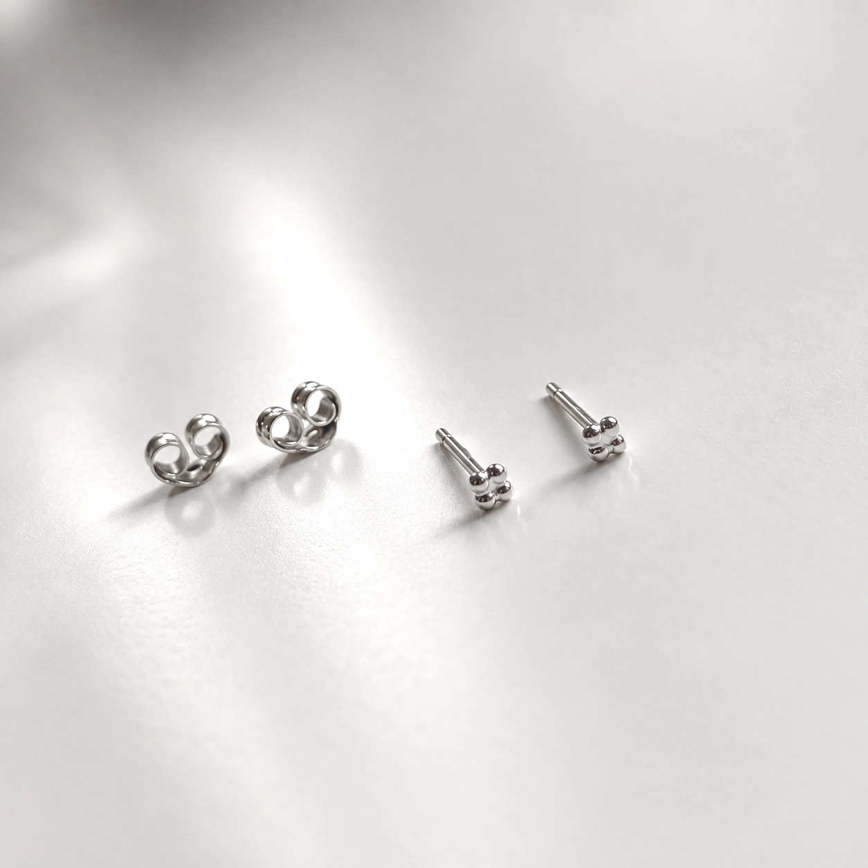 Gerhodineerd zilveren bolletjes oorknoppen - 925 zilver - sfeer